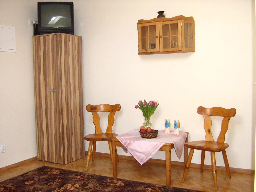 Gosciniec Podkowa Apartment Wlodawa Ruang foto