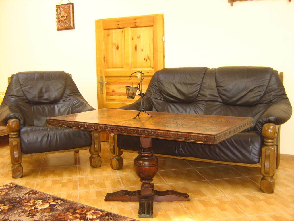 Gosciniec Podkowa Apartment Wlodawa Ruang foto