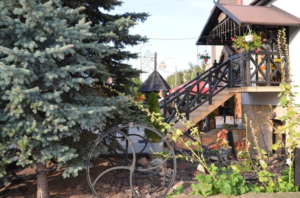 Gosciniec Podkowa Apartment Wlodawa Bagian luar foto