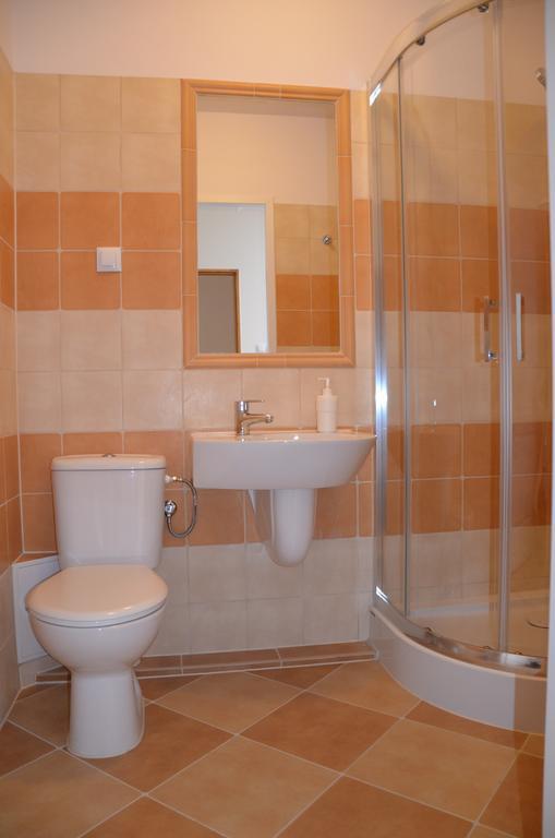 Gosciniec Podkowa Apartment Wlodawa Ruang foto