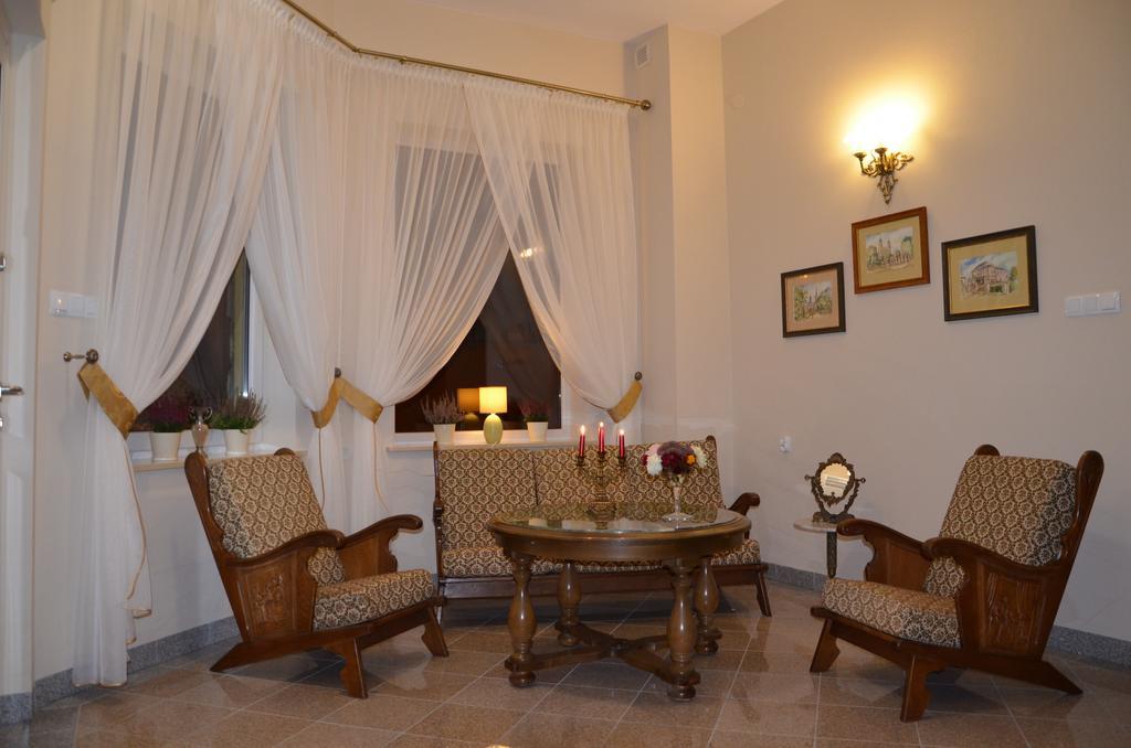 Gosciniec Podkowa Apartment Wlodawa Bagian luar foto