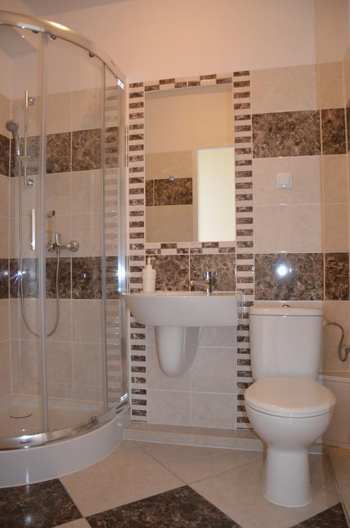 Gosciniec Podkowa Apartment Wlodawa Ruang foto